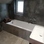 Megalo Lodge *